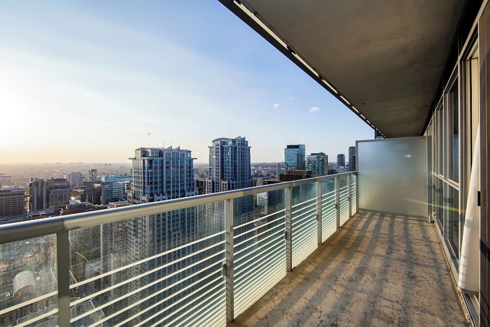 Altitude Suites on Yonge, Toronto, photo 2