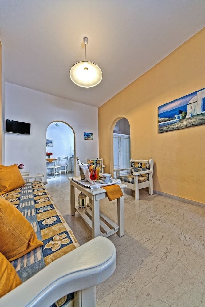 Sellada Apartments, Santorini, photo 4