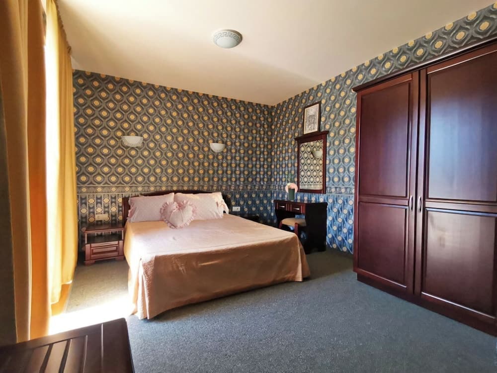 Twins Palace Apart Hotel, Varna, photo 6