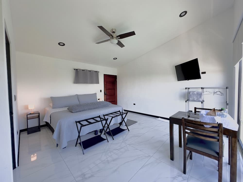 Black & White Apartments Monteverde, Monteverde, photo 3