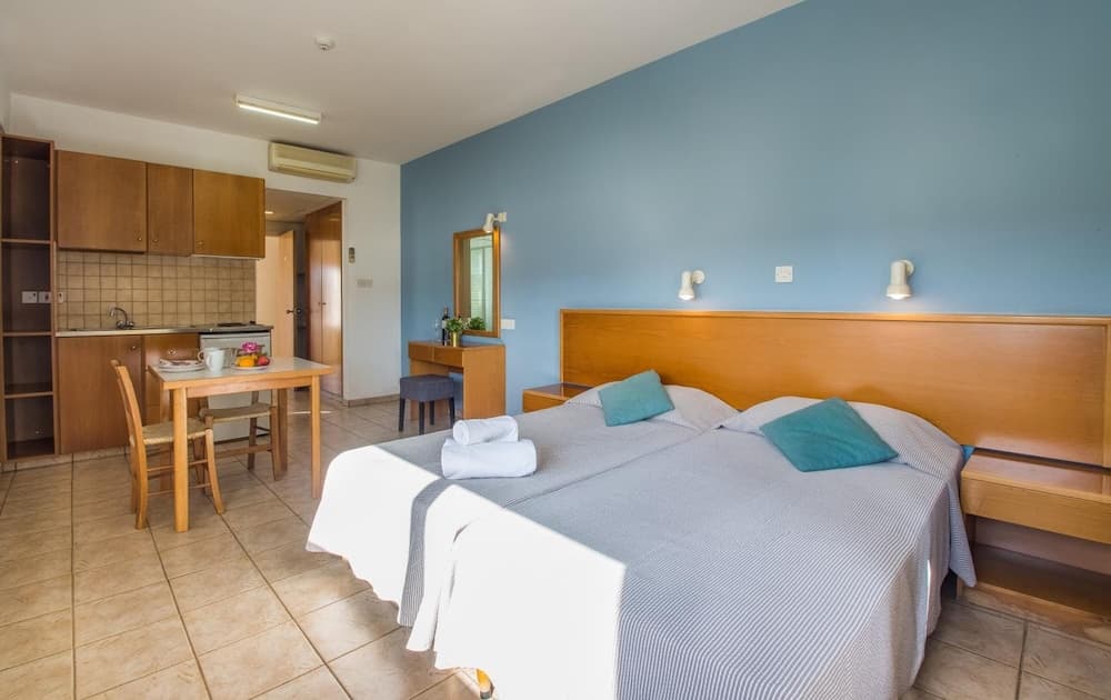Captain Karas Holiday Apartments, Paralimni, photo 5