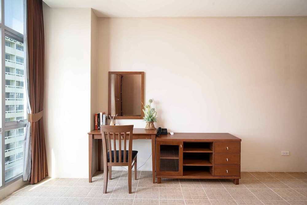 181 Ekkamai Apartment, Bangkok, photo 5