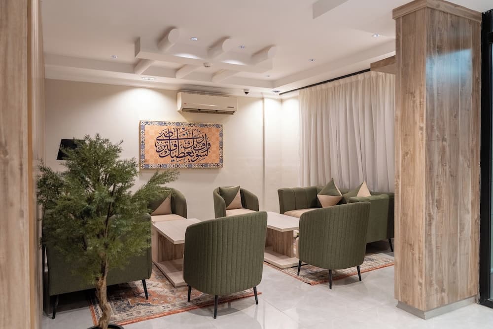 Shqq Saht Albndqyt Llshqq Almkhdwmt, Riyadh