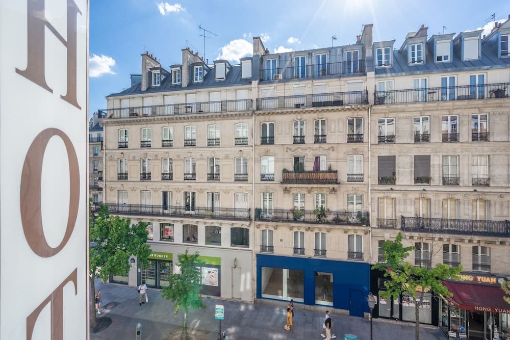 Building at Yuna Les Halles - Serviced Apartments