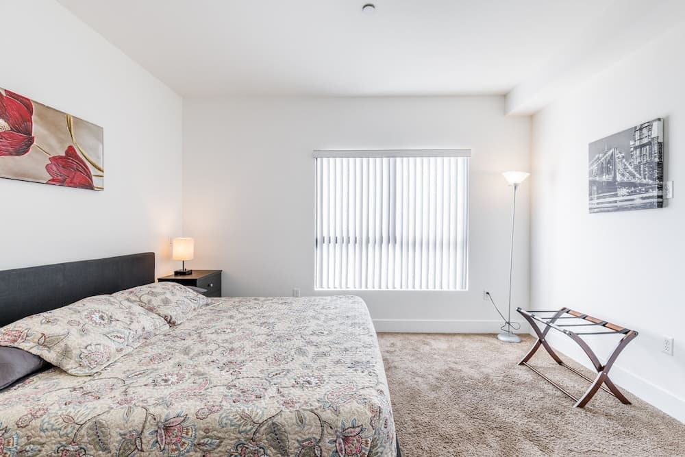Heaven on Hollywood Boulevard Furnished Apartments, Los Angeles, photo 4