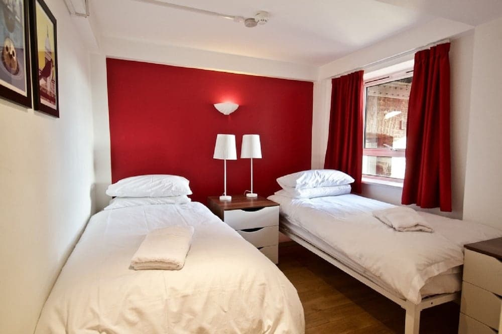 Hotel room at 62-66 Farringdon by condokeeper