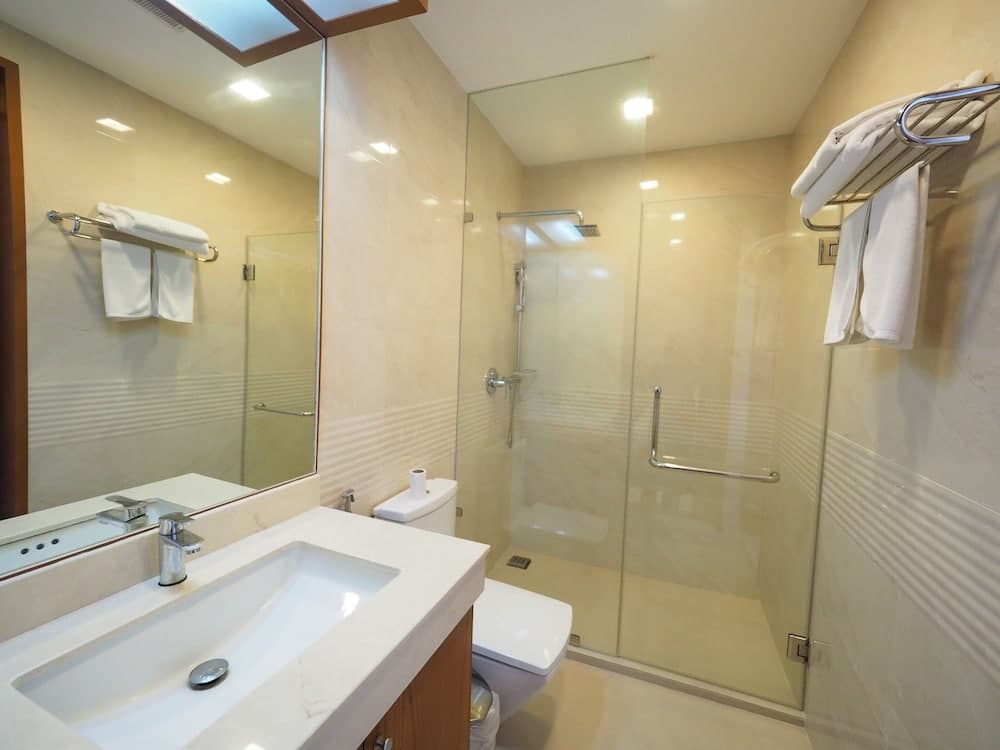 Q Conzept Condominium, Karon, photo 3