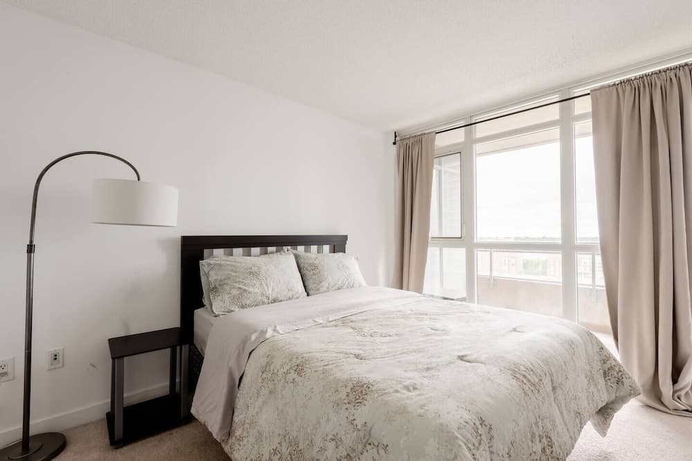 Luxury WaterFront View & Free Parking, Toronto, photo 5