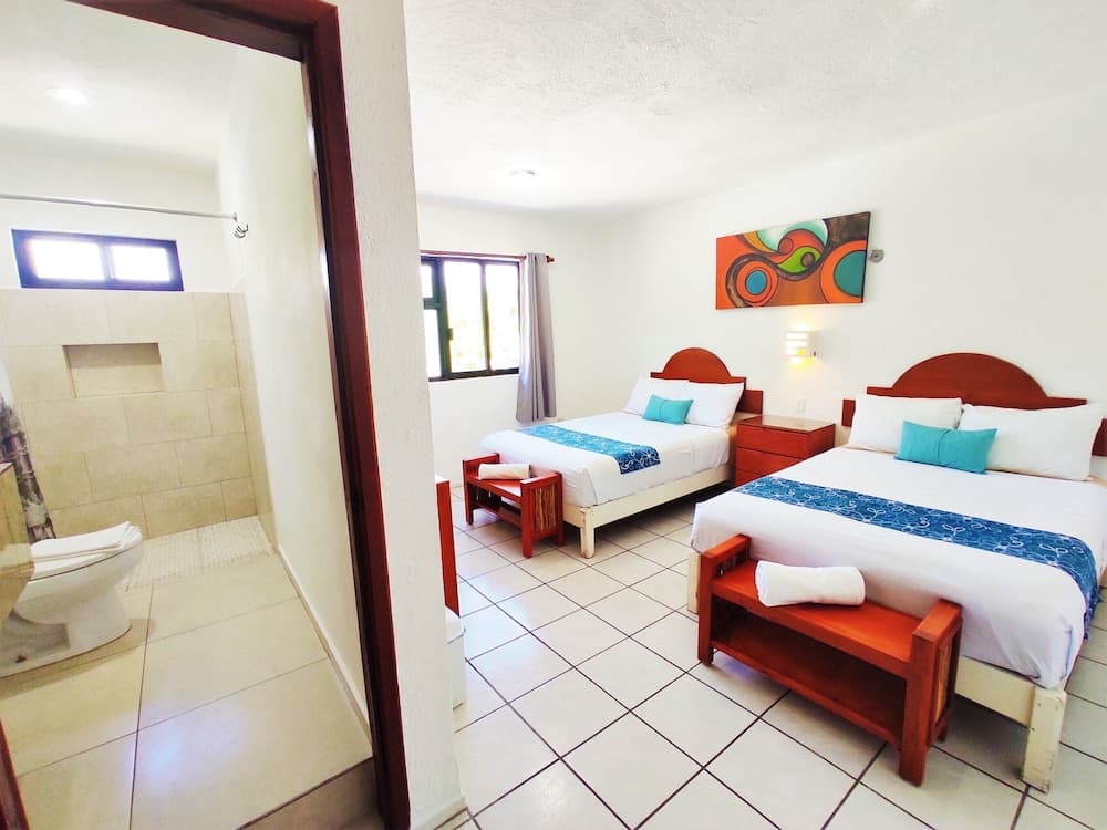 Fragata Departamentos, Puerto Morelos, photo 3