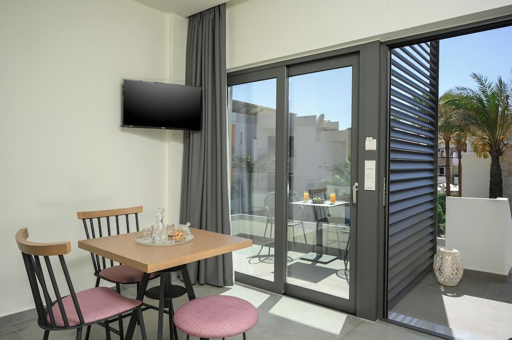 Athina Suites, Platanias, photo 3
