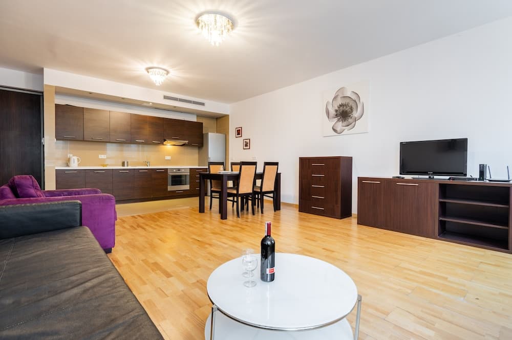 Green Wood Apartments Platinum Towers, Warsaw, photo 4