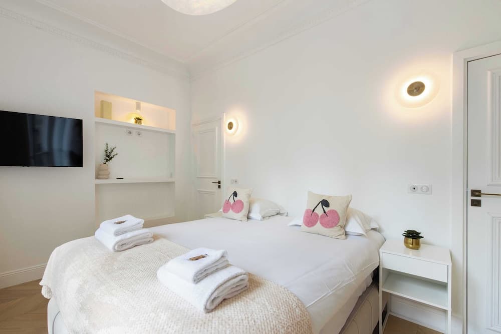 Hotel room at Résidence Paris MOZART