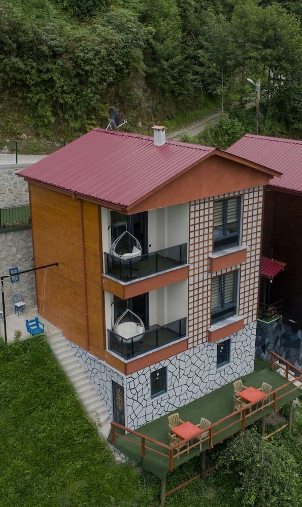 Green Hill Pension, Ardesen