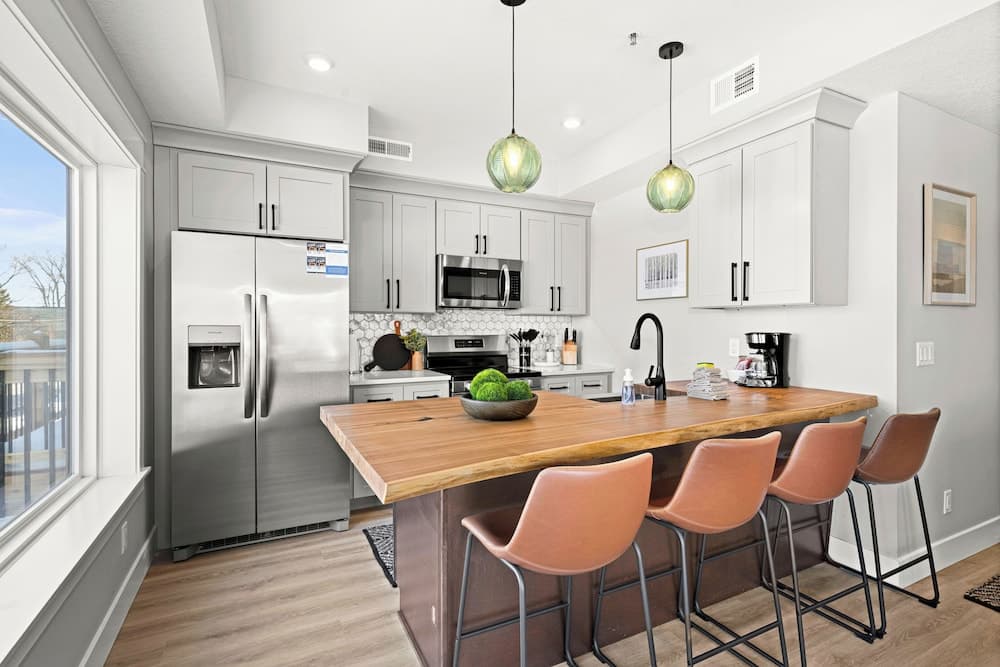Dragestil 715 Duluth Condos, Duluth, photo 6