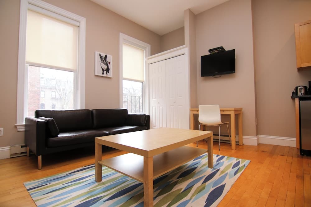 Maverick Suites at 402 Columbus Ave, Boston, photo 6
