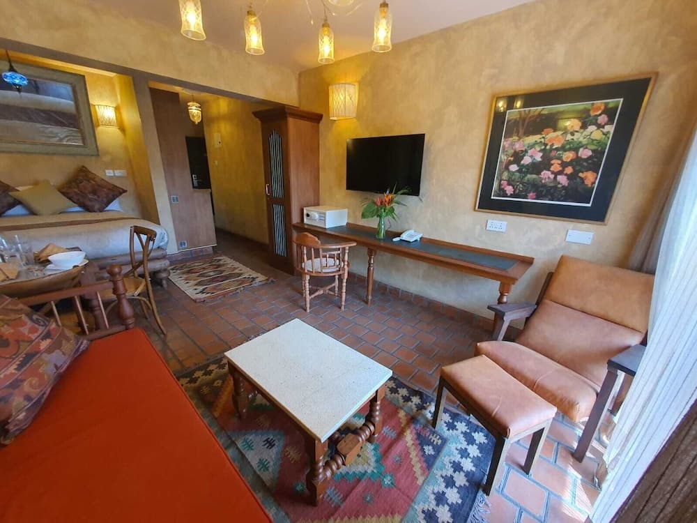 Woodmere Grand Hotel, Nairobi