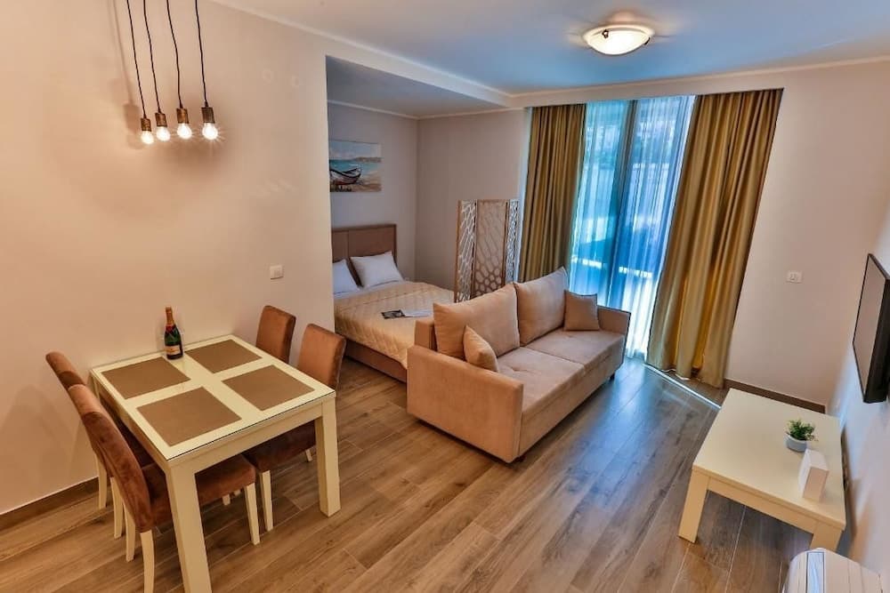ROYAL GARDENS Apartments, Budva, photo 5