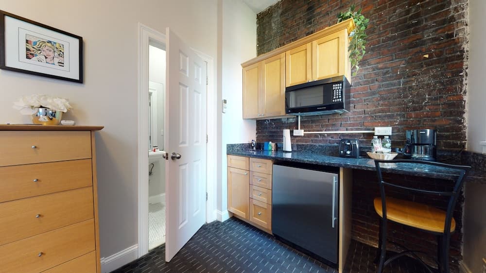 Maverick Suites at 400 Columbus Ave, Boston, photo 3
