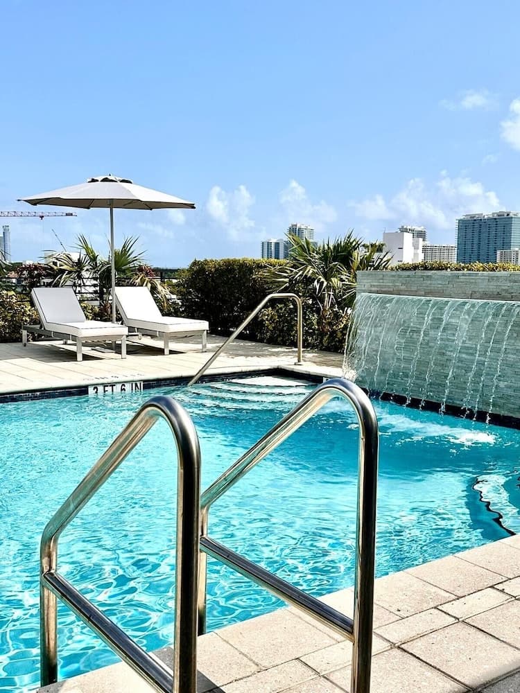 Bay Breeze Premium Apartments By Eskape Collection, Bay Harbor Islands, photo 5