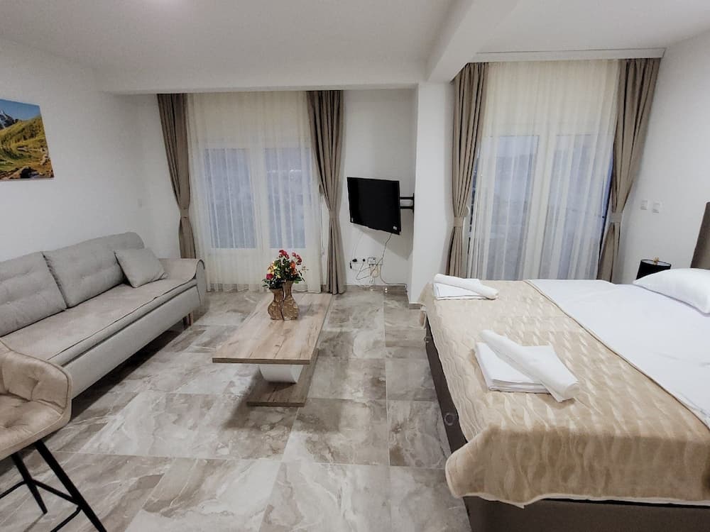 Montenegro Apartments Phoenix, Bar, photo 6
