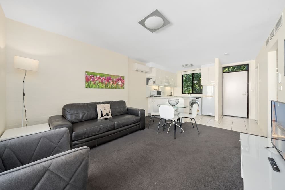 Manuka Park Apartments, Griffith, photo 5