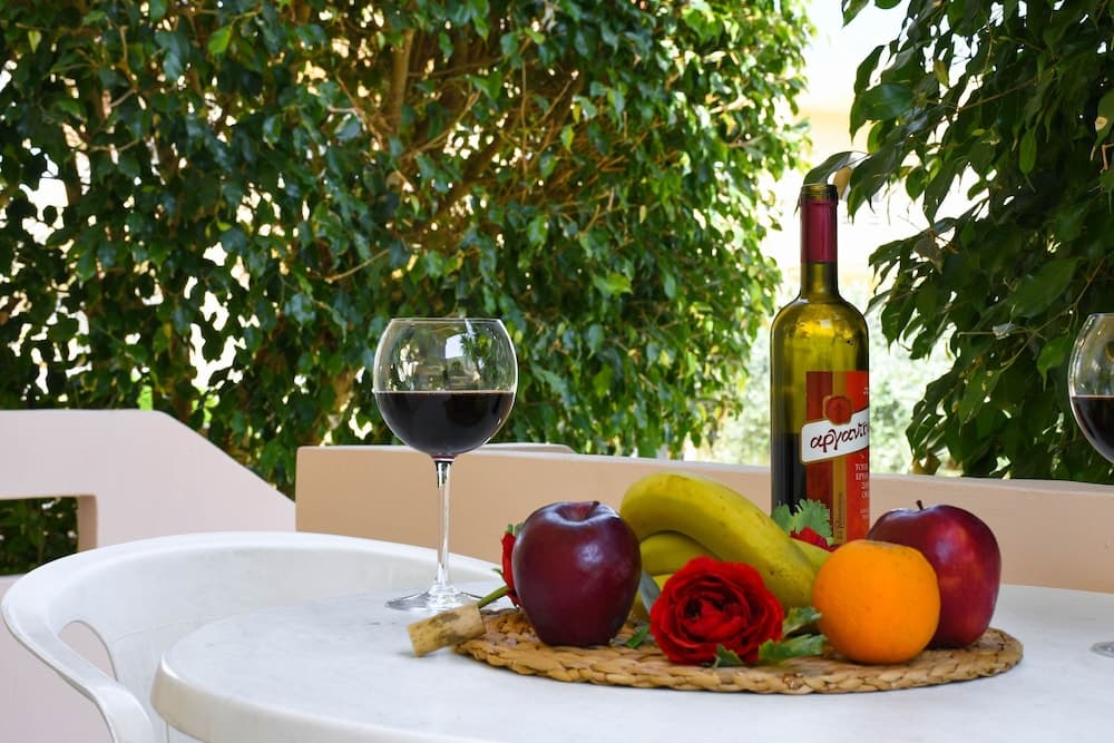 Nik Litinas Apartments With Pool, Chania, photo 3