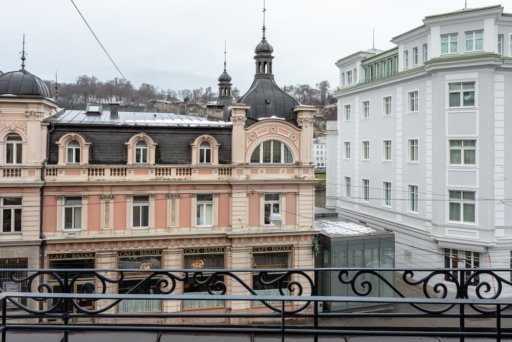 Numa Salzburg Sonate, Salzburg
