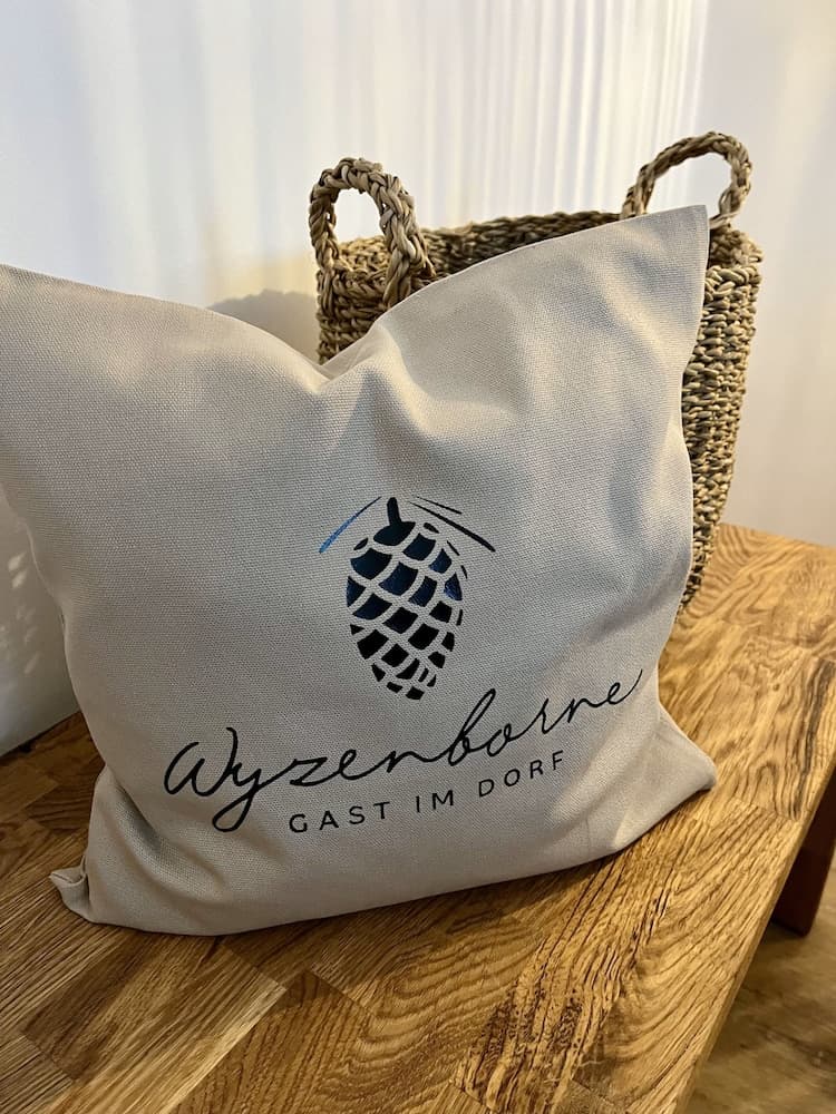 Wyzenborne, Sontra, photo 3