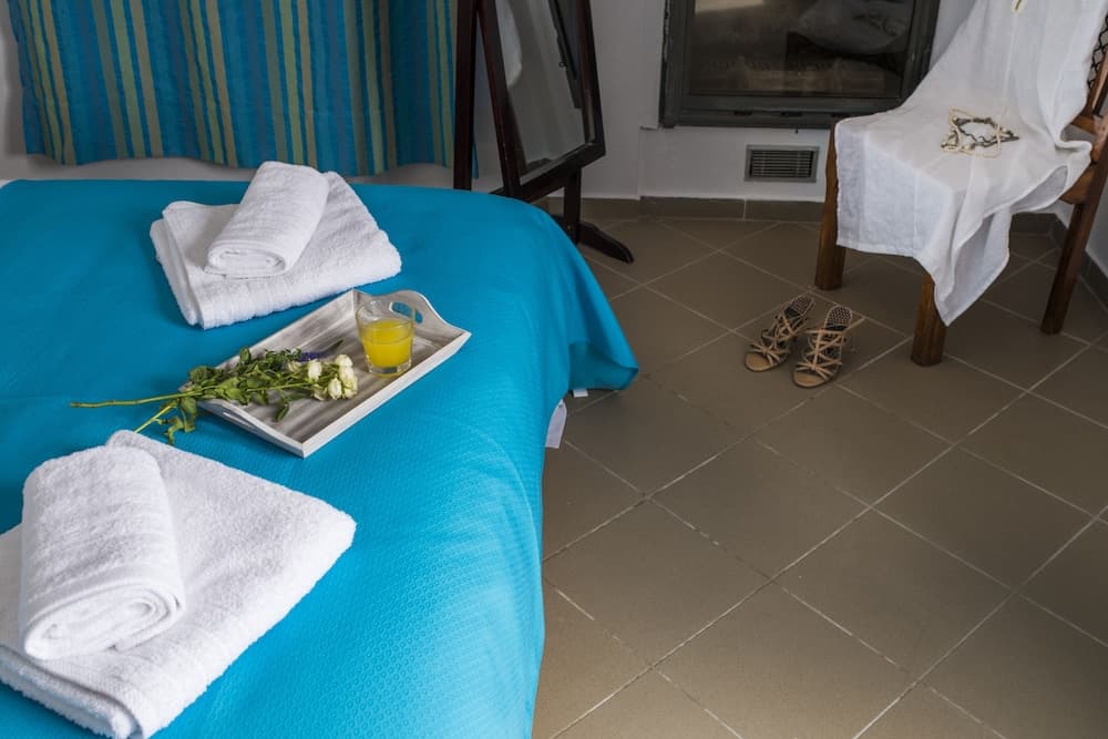 Santorini Traditional Suites, Santorini, photo 2