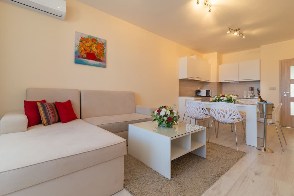Varna South Bay Apart Complex, Varna, photo 2