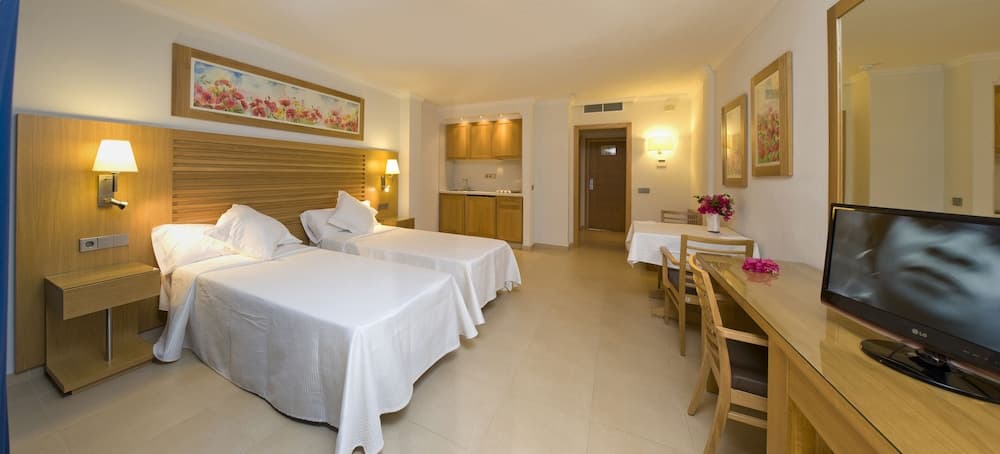 Apartamentos Bon Sol Prestige, Ibiza, photo 2