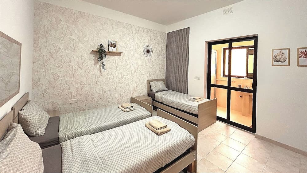 Arzella Apartments, Munxar, photo 5