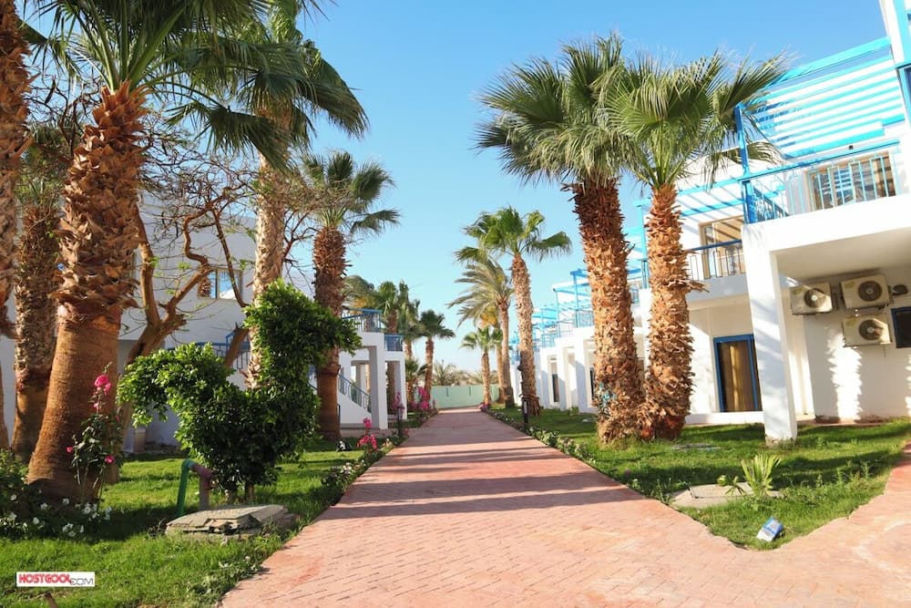 Hostgool Beach Chalets Mirage Bay Resort & aqua park, Hurghada
