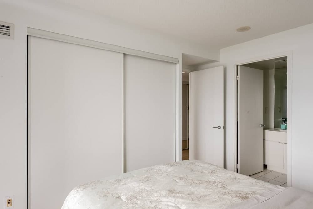 Luxury WaterFront View & Free Parking, Toronto, photo 3