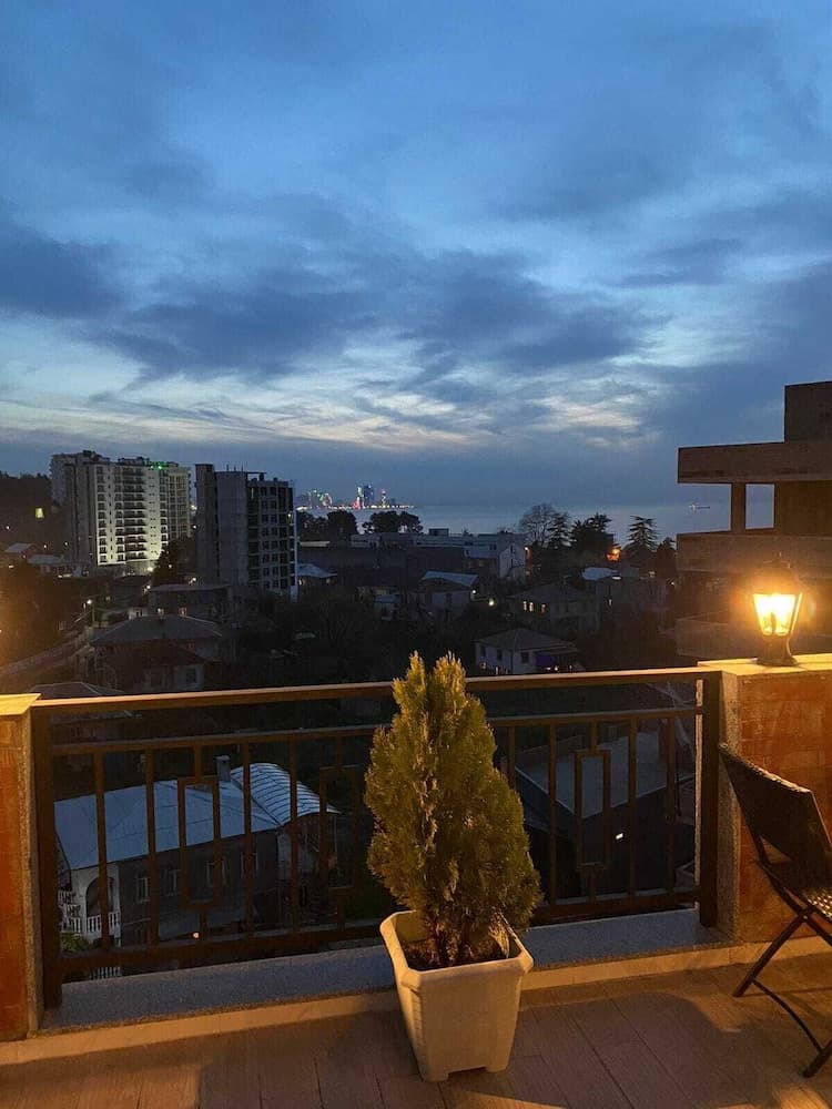 Perla De Mar, Batumi