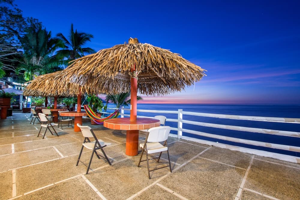 Traditional Sierra Leon Oceanfront Rooms, Puerto Vallarta, photo 5