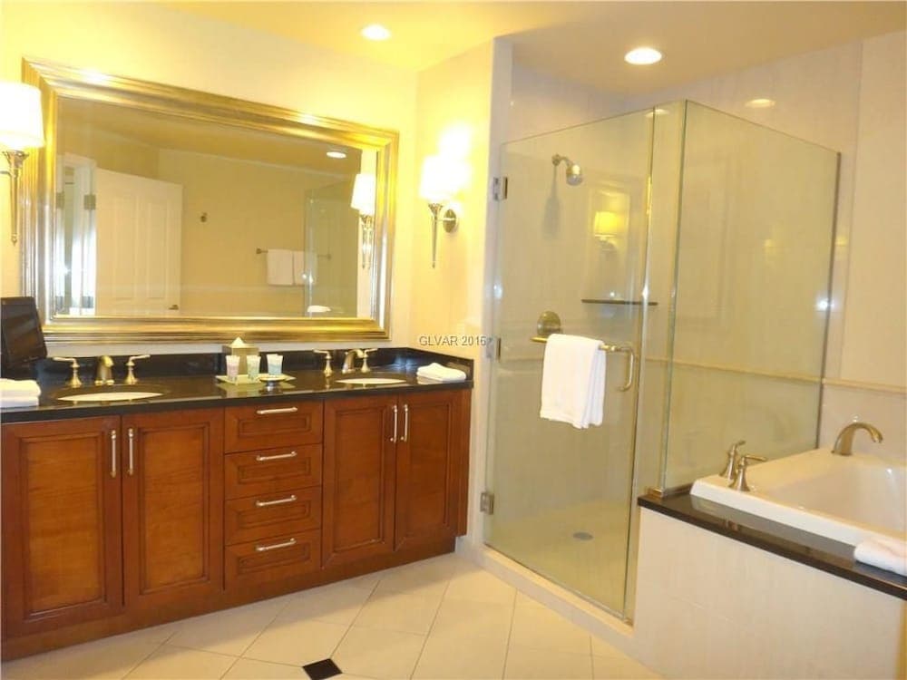 Fallon Luxury Rentals at The Signature, Las Vegas, photo 6