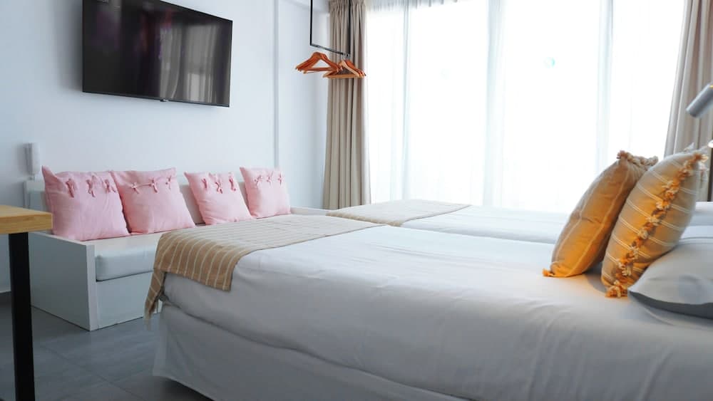 Apartamentos Typic Marina Playa - Adults Only, Sant Antoni de Portmany, photo 2