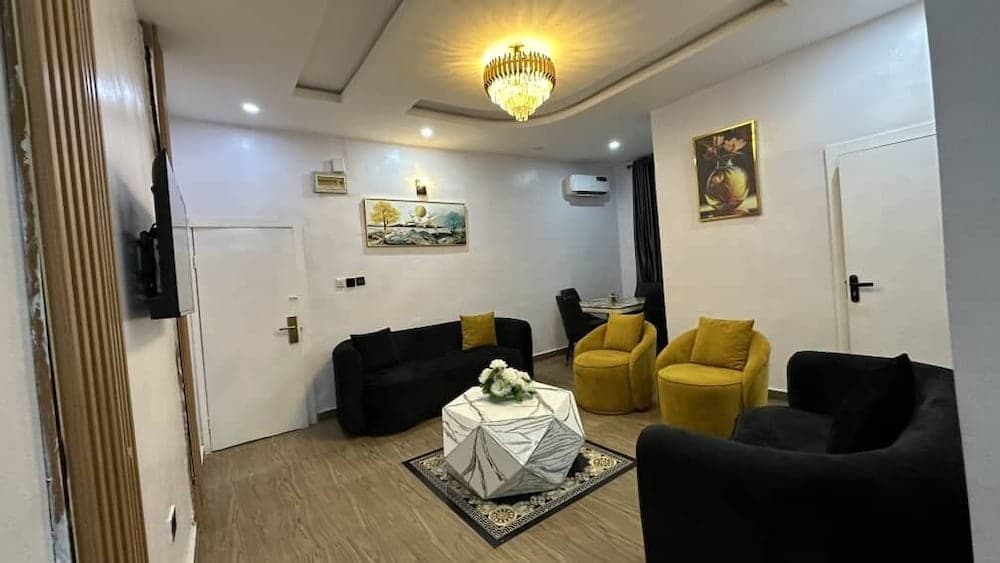 mountaintop suite and apartment, Lagos, photo 2