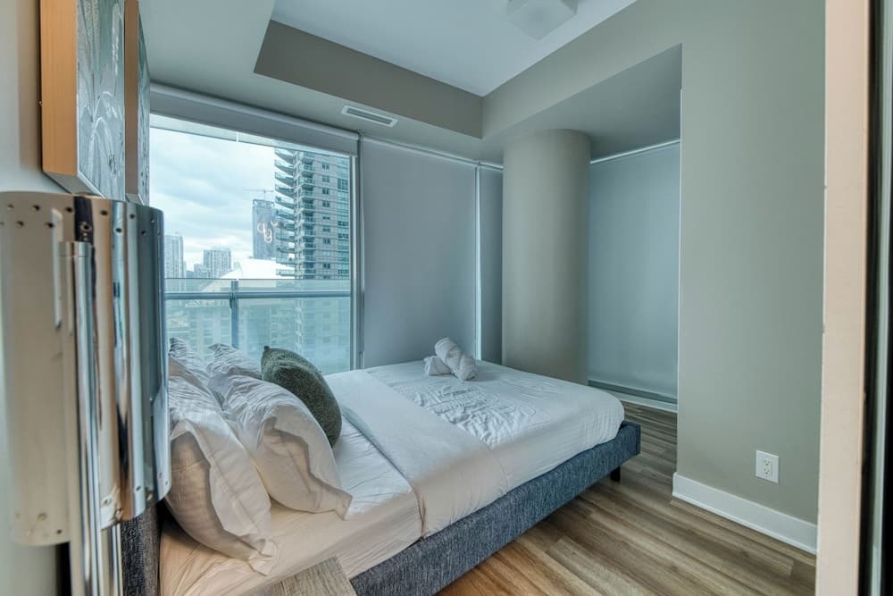 York Horizon Suites, Toronto