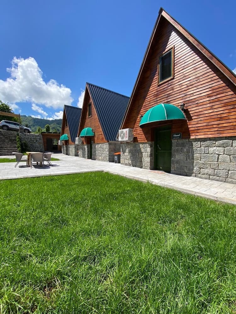 Şeni Bungalov, Rize