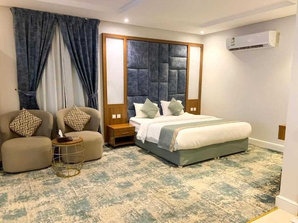 Malath Fakher, Riyadh