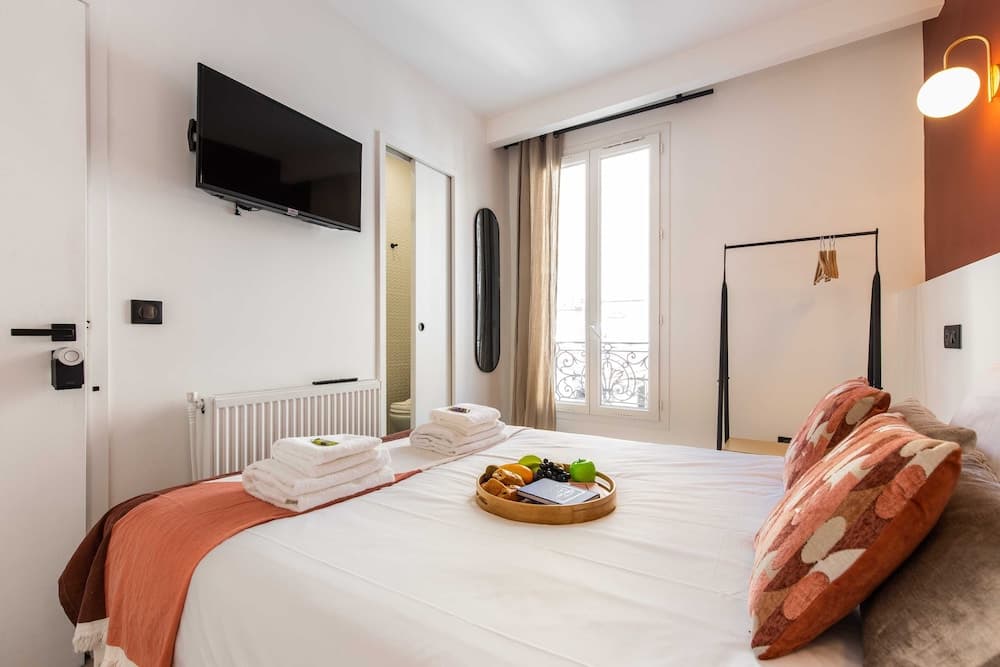 Hotel room at Résidence Paris JAVEL