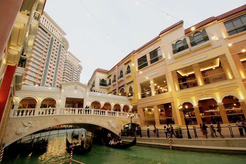 MaxStays Max Style at The Venice Residences, Taguig