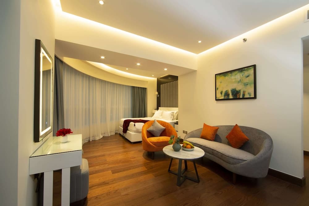 Number One Tower Suites, photo 5