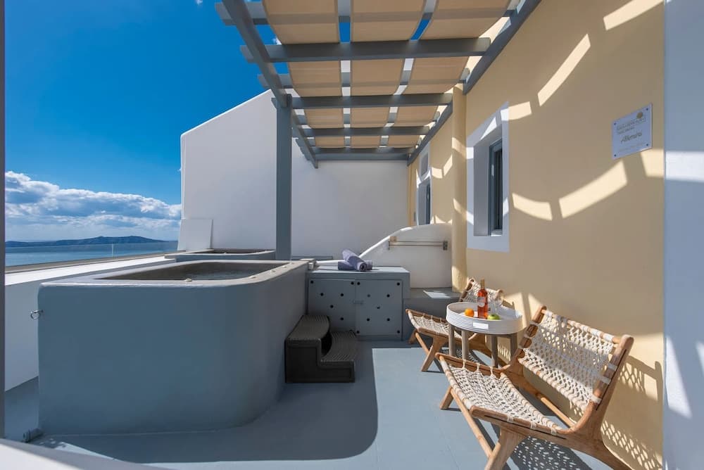 Hommage Suites With Caldera View & Hot tub, Santorini, photo 3