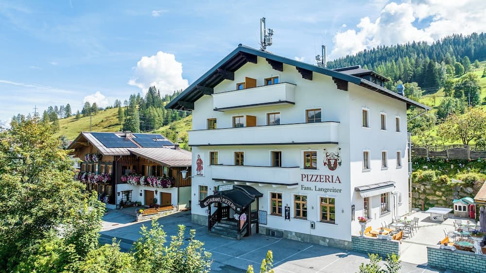 Hotel Restaurant Pizzeria Langreiter, Embach