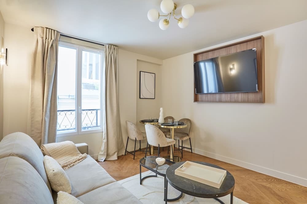 Hotel room at Apart Hotel Centre de Paris by Studio prestige