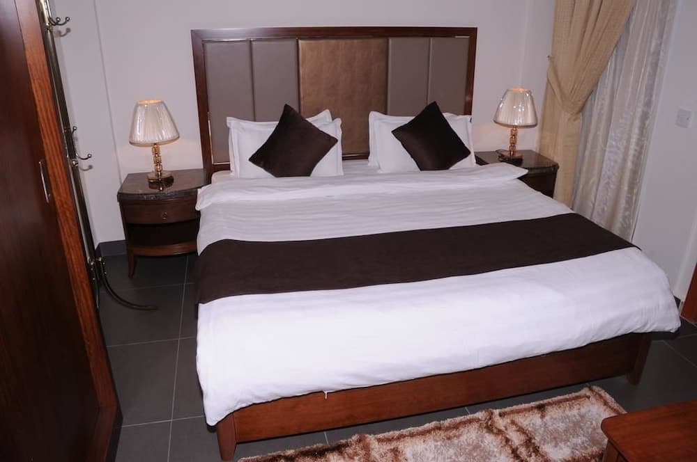 Magic suite Abu Halifa, Abu Halifa