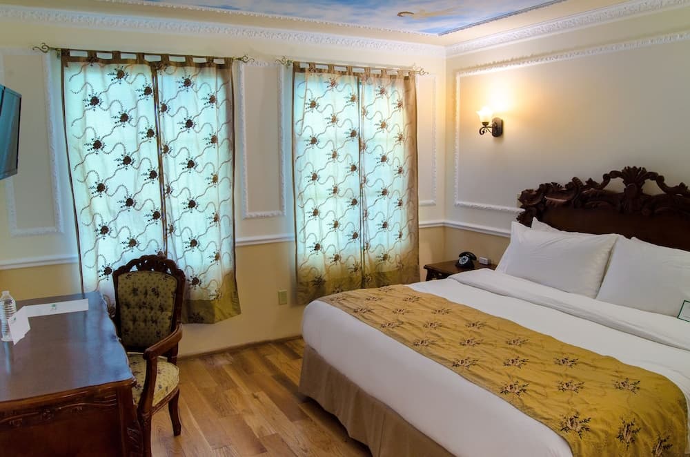 Hotel room at Residence L´ Heritage Royal Colonial by BlueBay